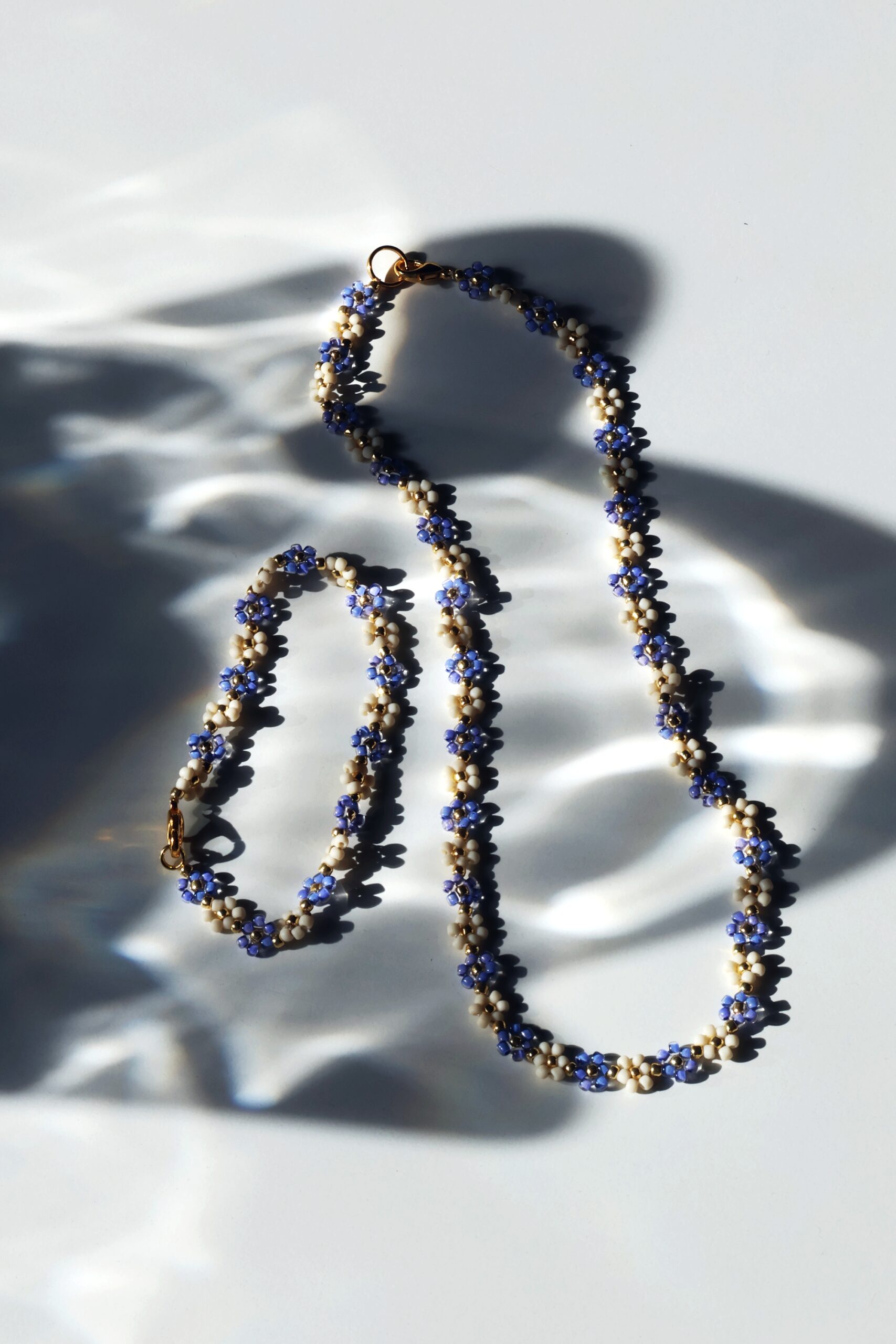 choker w stokrotki horyzont